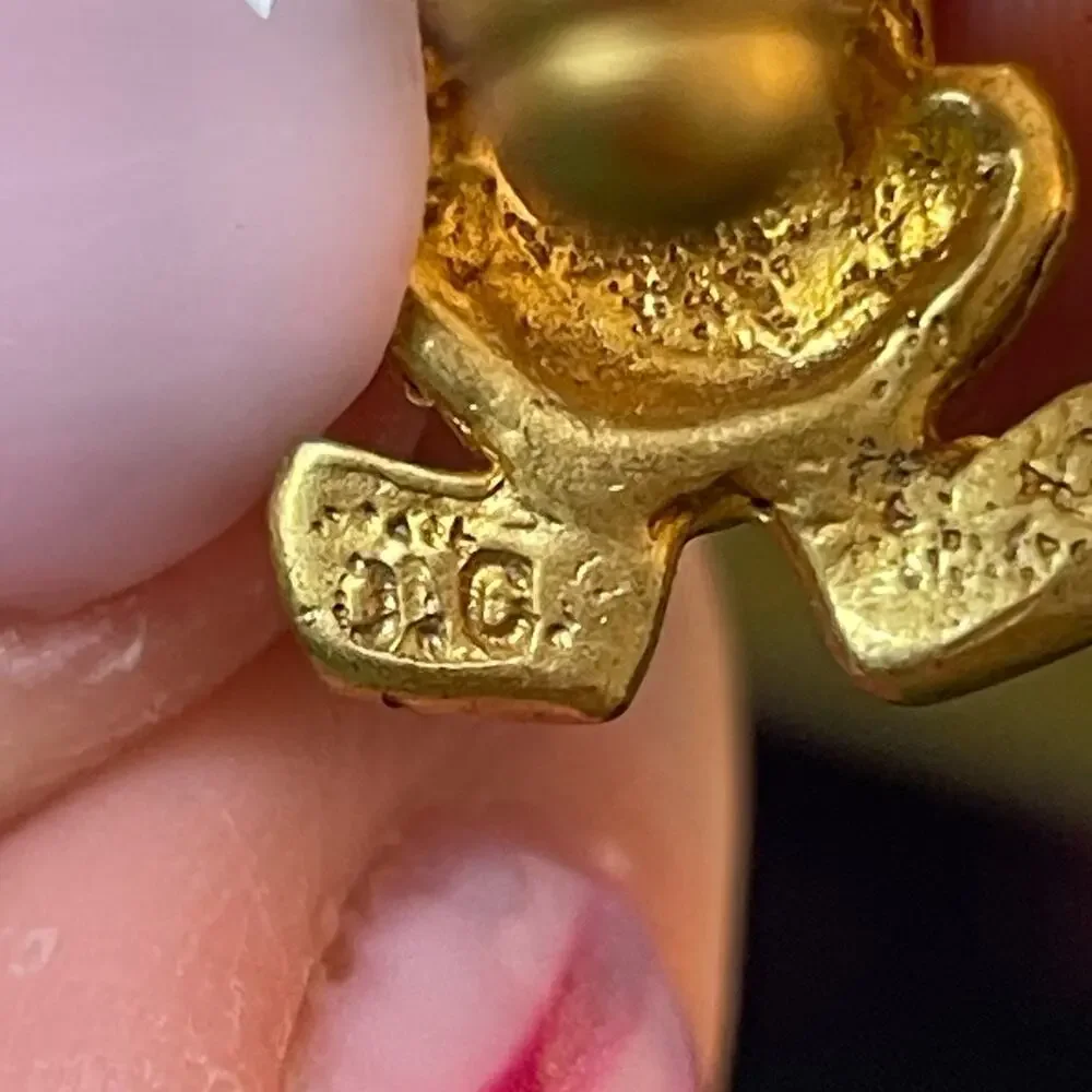 Other vintage gold
